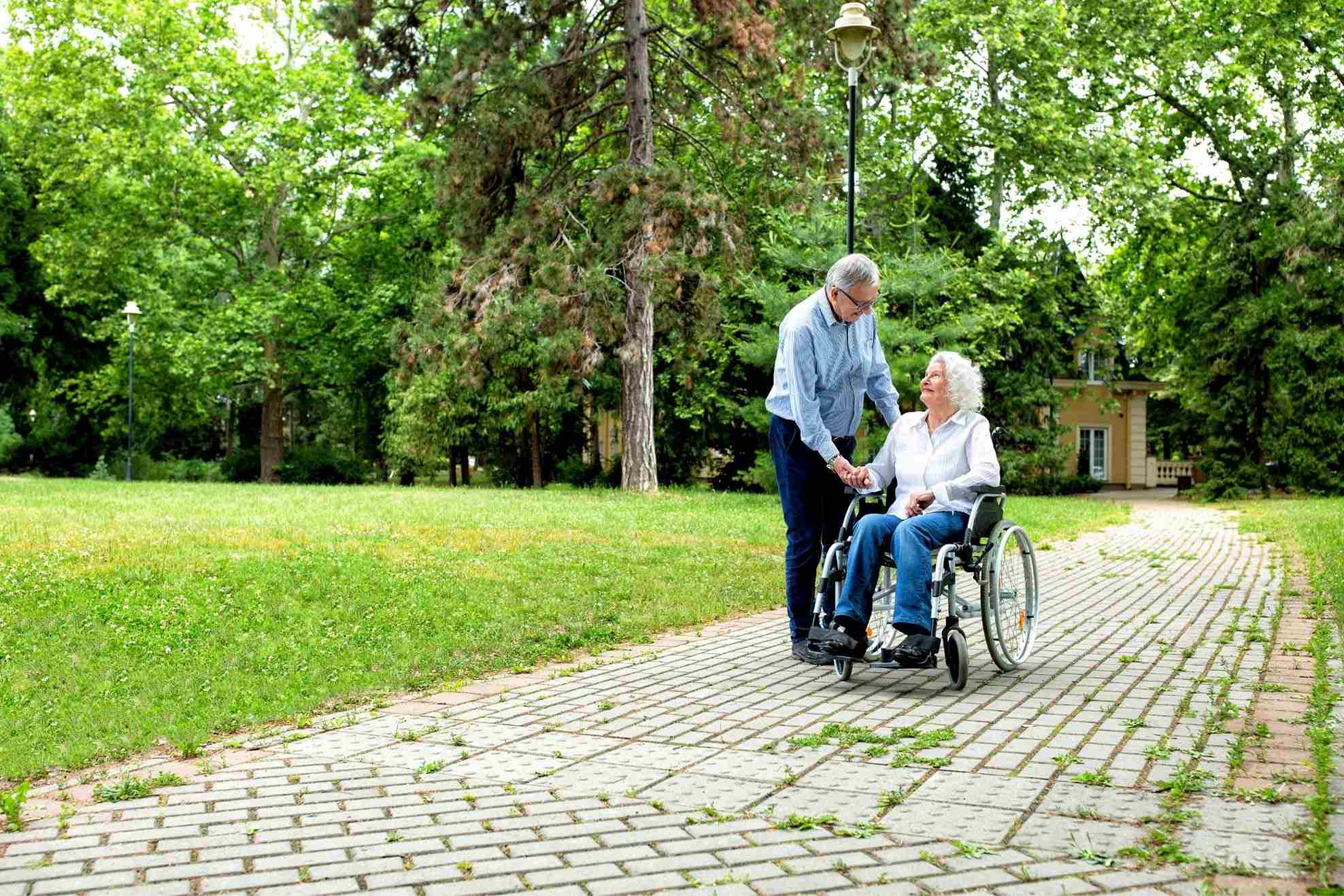 8-benefits-of-moving-to-assisted-living-optimum-personal-care